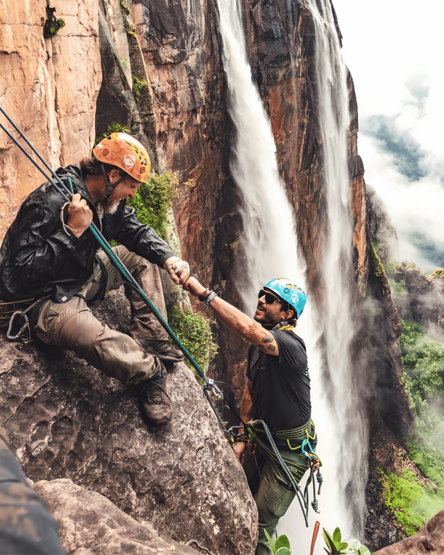 Escalada y montañismo en cascadas