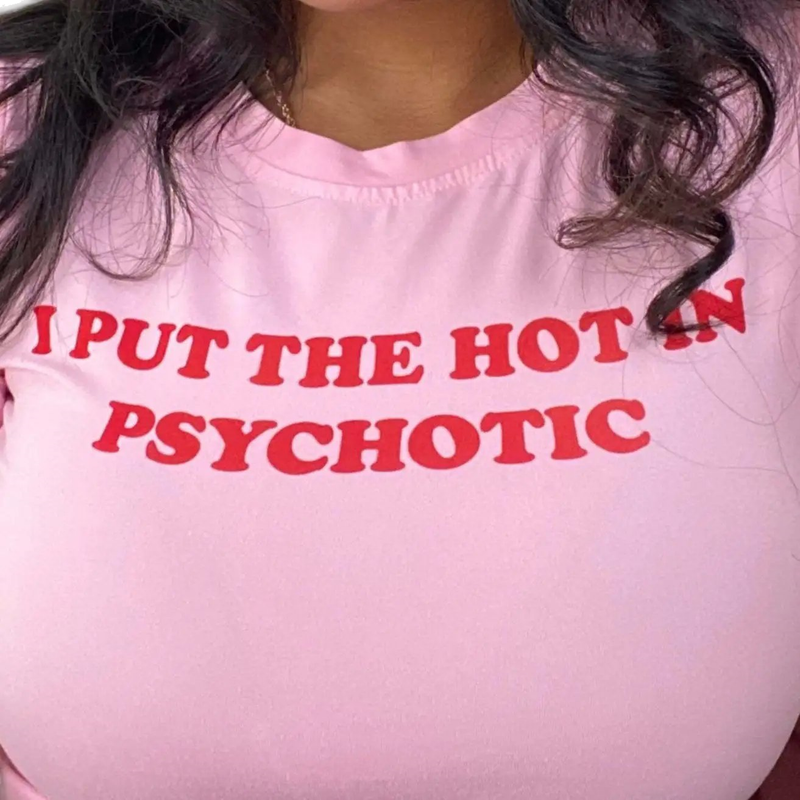 Short form-fitting T-Shirt