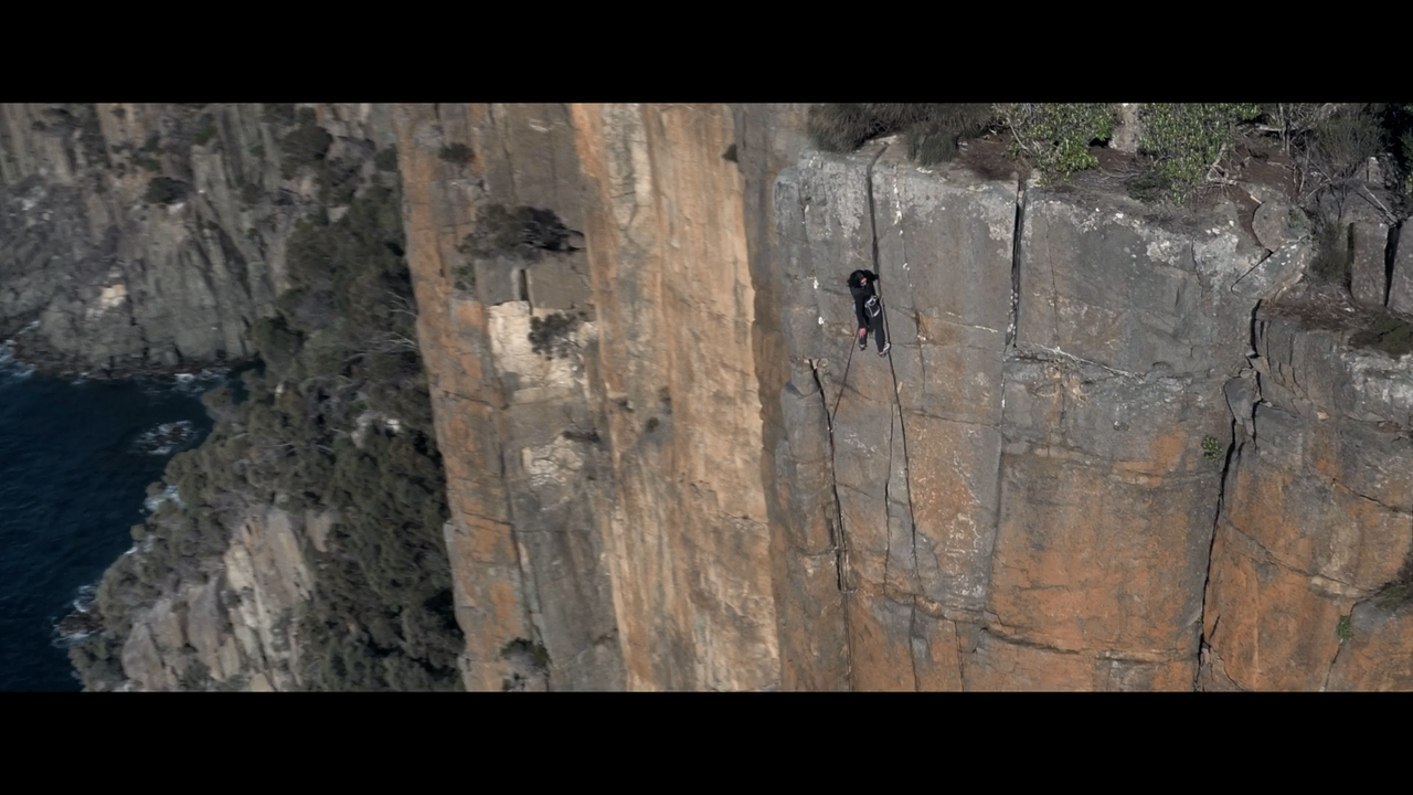 OtherLife.2017.1080p.Netflix.WEB-DL.DD5.1.x264-QOQ.mkv pic 2