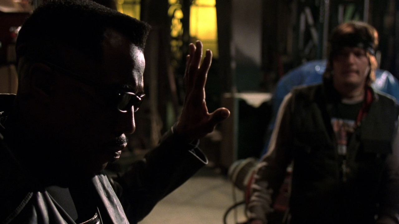Blade II 2002 (1080p x265 10bit Tigole).mkv_snap