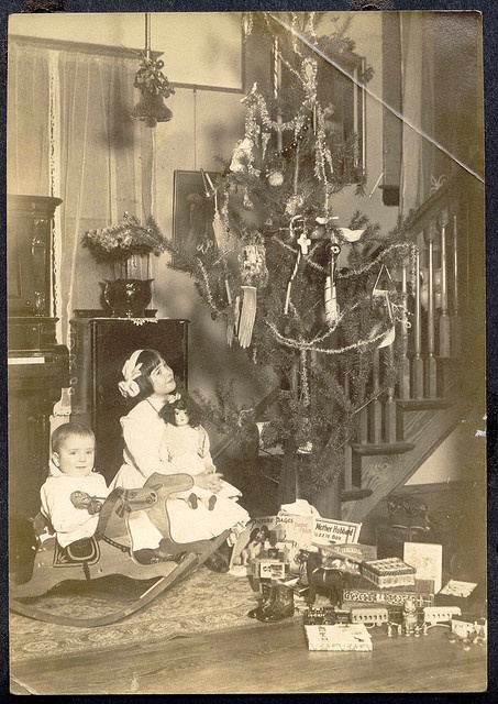 00-Christmas-1909.jpg