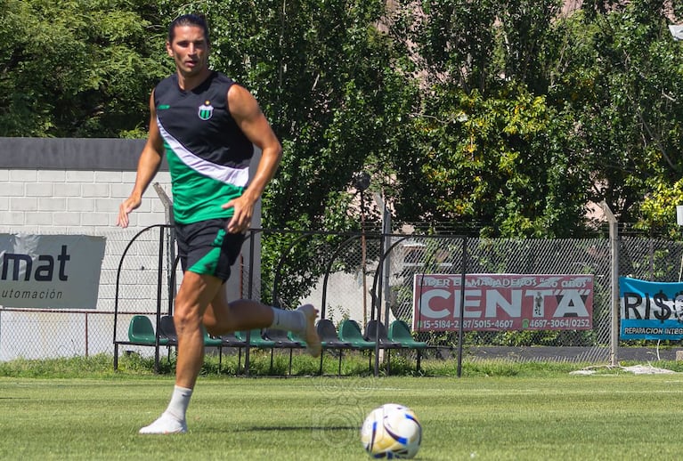Dylan Gissi: de la roja ante Patronato al pedido de rescisión de hinchas de  Chicago