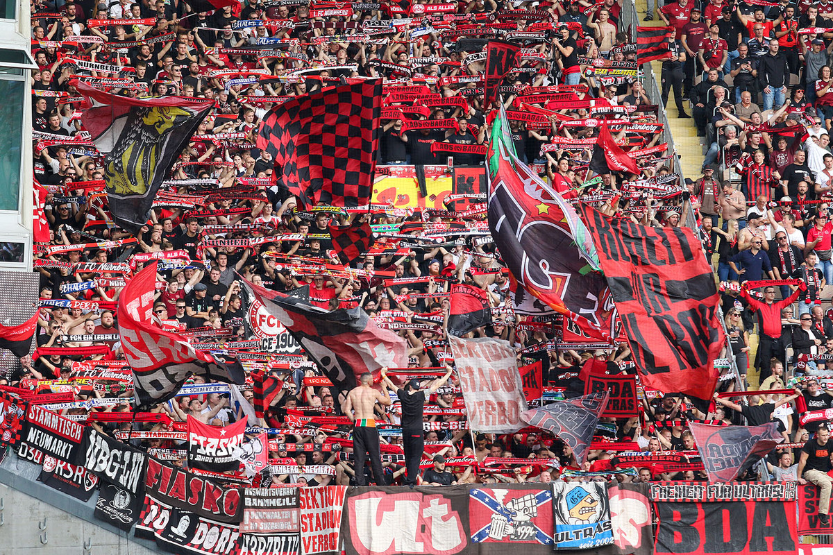 1-fc-kaiserslautern-1-fc-nuernberg-2-bundesliga-2022-2023-34