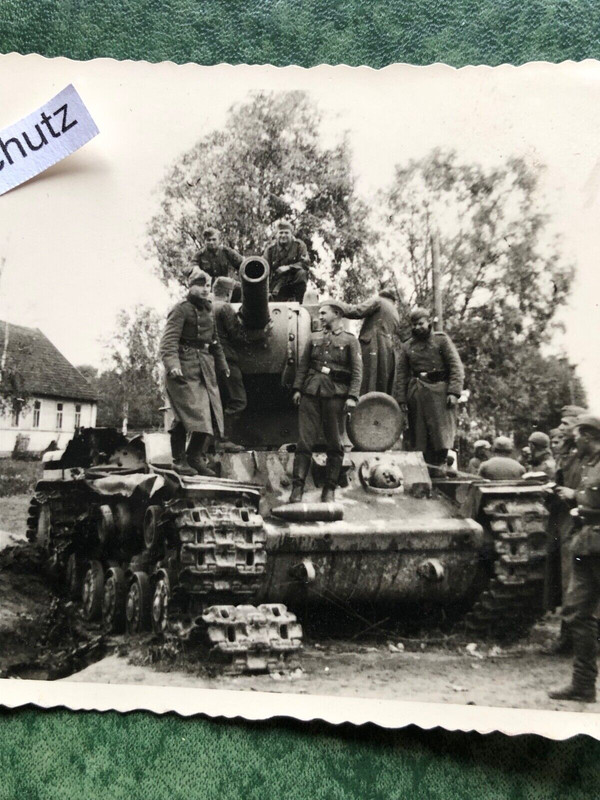 Altes Foto-Panzer-Tank-Beute-Soldaten-Bevölkerung-Russland7