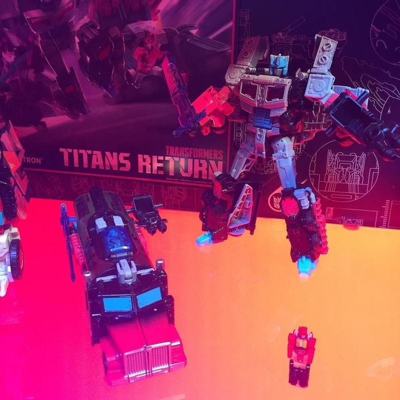 C4-VH6aWAAEd2KS__scaled_800