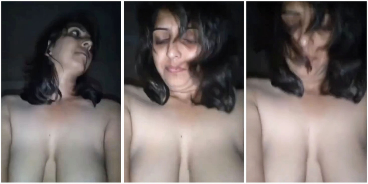 Desi bhabhi Riding enjoying sex cowgirl new