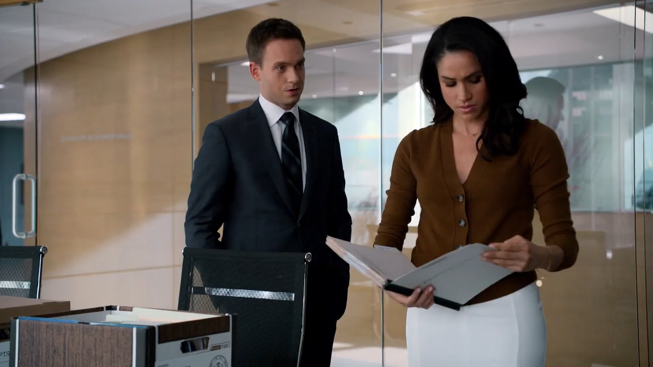 Suits 2014 WebRip Season 4 [Hindi + Tamil + English] 480p 720p ESub Screenshot