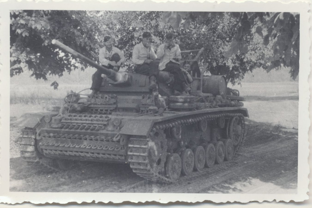 KAMERADEN VORMARSCH MIT PANZER FRANKREICH 2WK-3