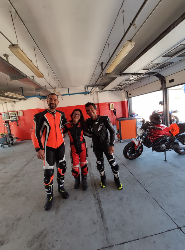 EAE93935-C548-48FA-84B8-F3D94928F26D