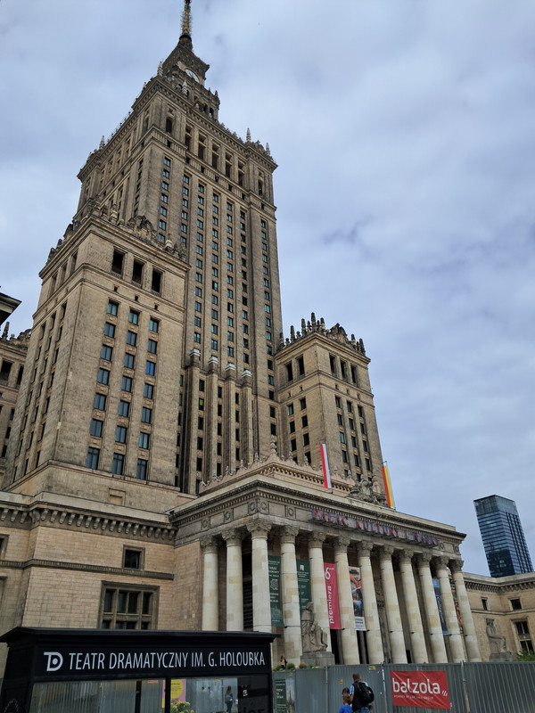 Varsovia 2024 la ciudad Fénix que resurgió de sus cenizas. - Blogs de Polonia - Dia 3-Parqie Lazienki, Palacio de la cultura, Praga, museo comunísimo. (13)