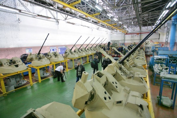 BTR-82-A-production-line-turrets-at-AMZ.jpg