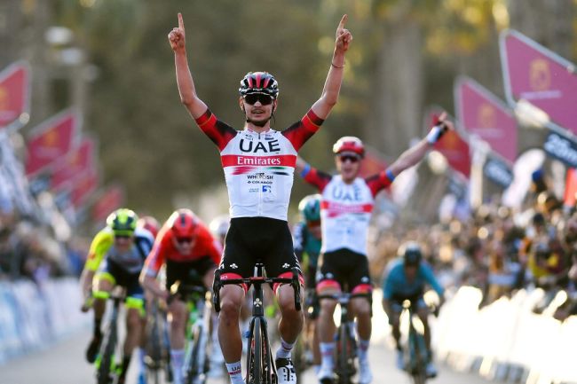 Alessandro Covi esulta davanti al compagno di squadra Trentin. Photo Credit: Tim de Waele/Getty Images