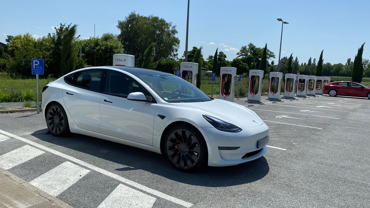 6B22D5AD-F278-42A7-A395-ADAD4B56AB6C