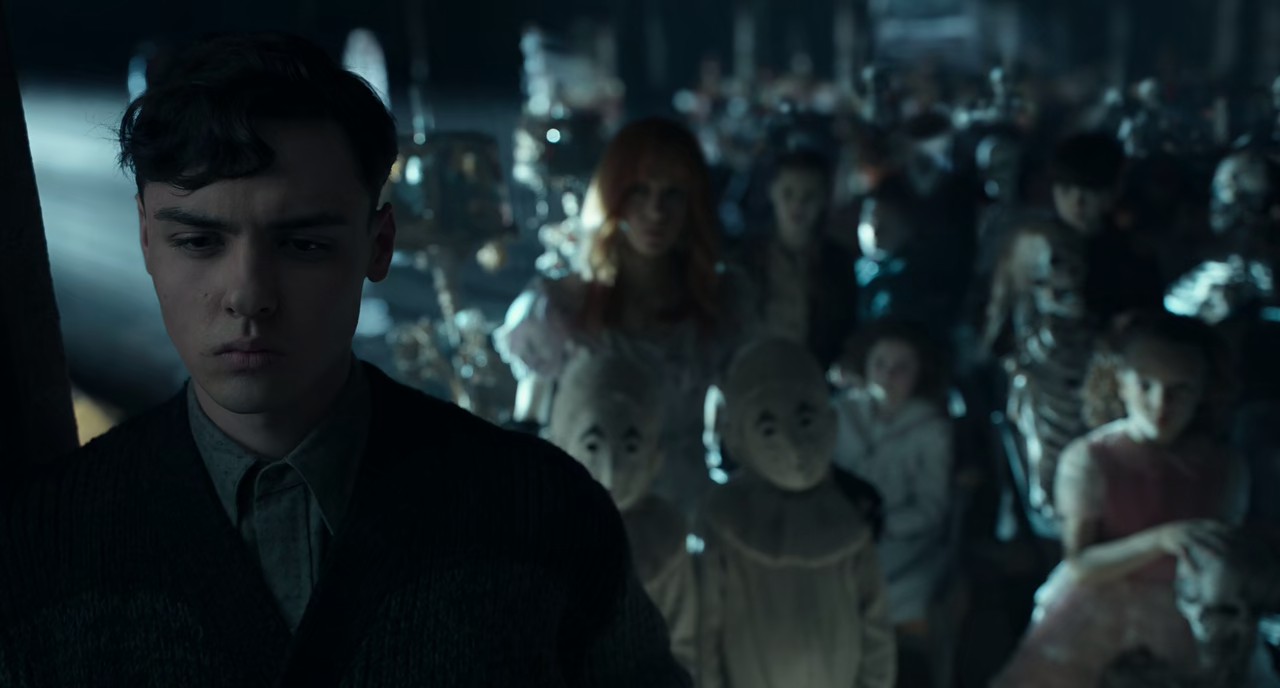 Miss-Peregrine-s-Home-for-Peculiar-Children-2016-Hindi-English-720p-x265-HEVC-AAC-6ch-MSub-mkv-0