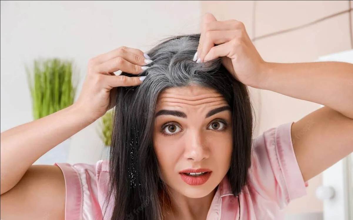 Mito o realidad: ¿Si arrancas una cana salen muchas más?