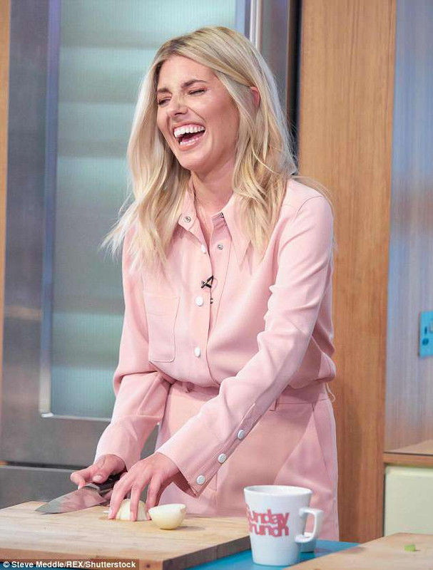 4D1E2A3000000578-5826621-image-a-63_1528673251200