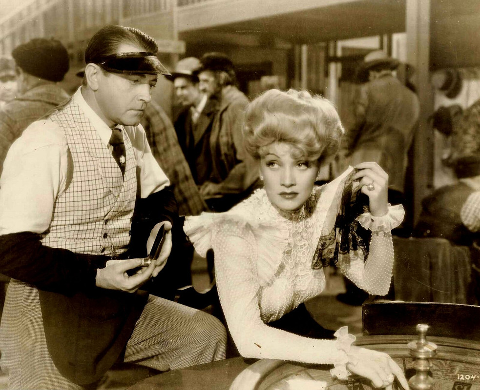 Marlene_Dietrich_e13