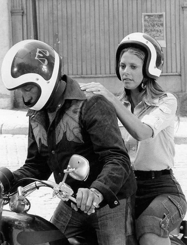 lindsay_wagner_b29