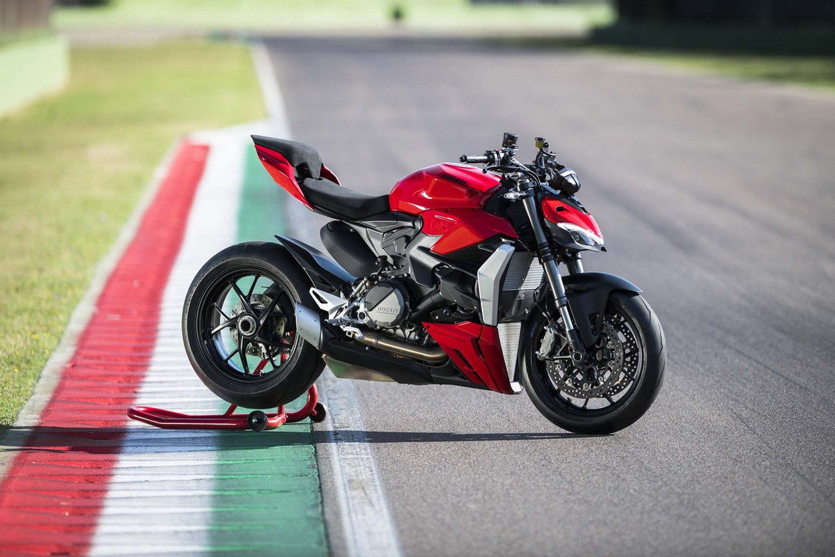 Новый мотоцикл Ducati Streetfighter V2 2022