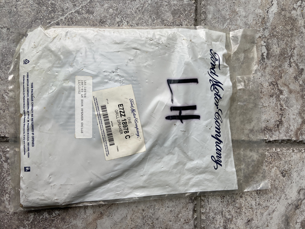 D9B98CC3-D5D5-46C3-8265-BFC2929F512C