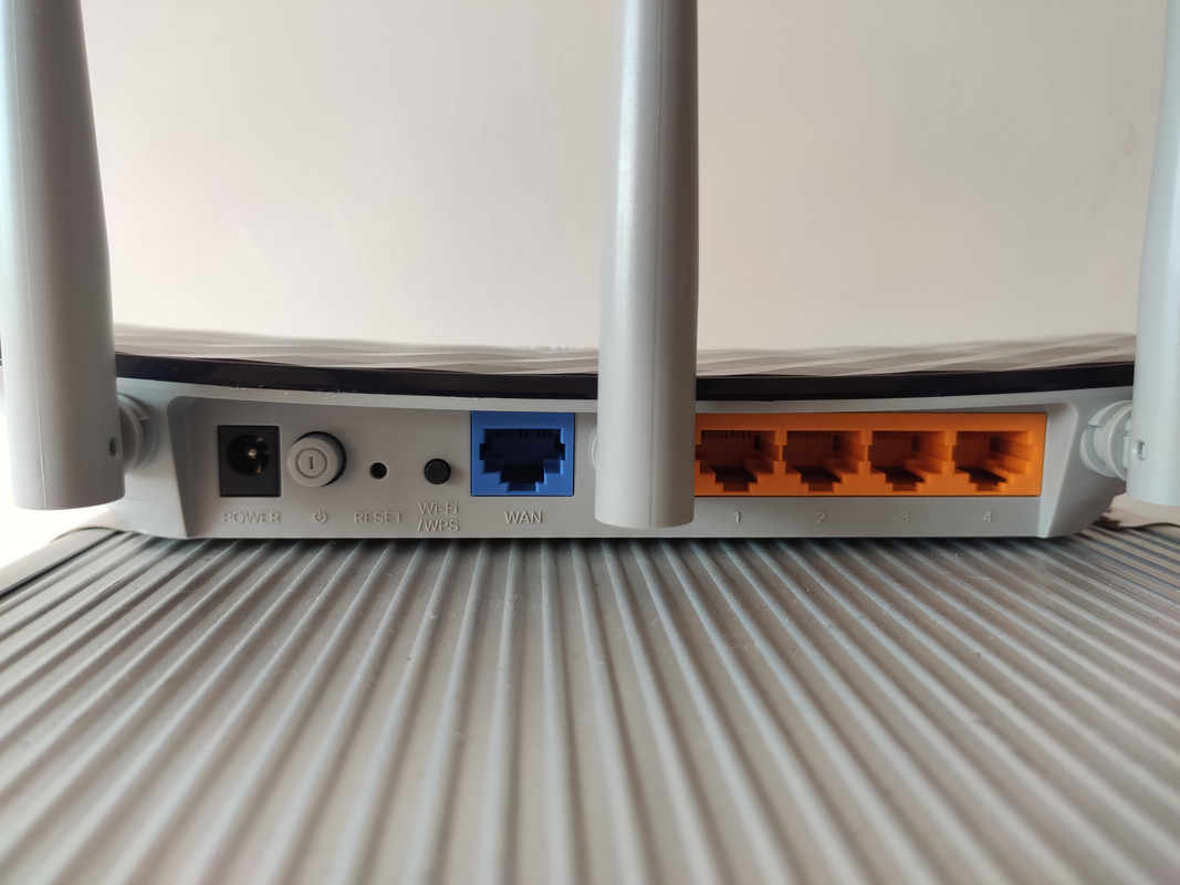 tp-link_archer_c20(EU)_v5-back_io