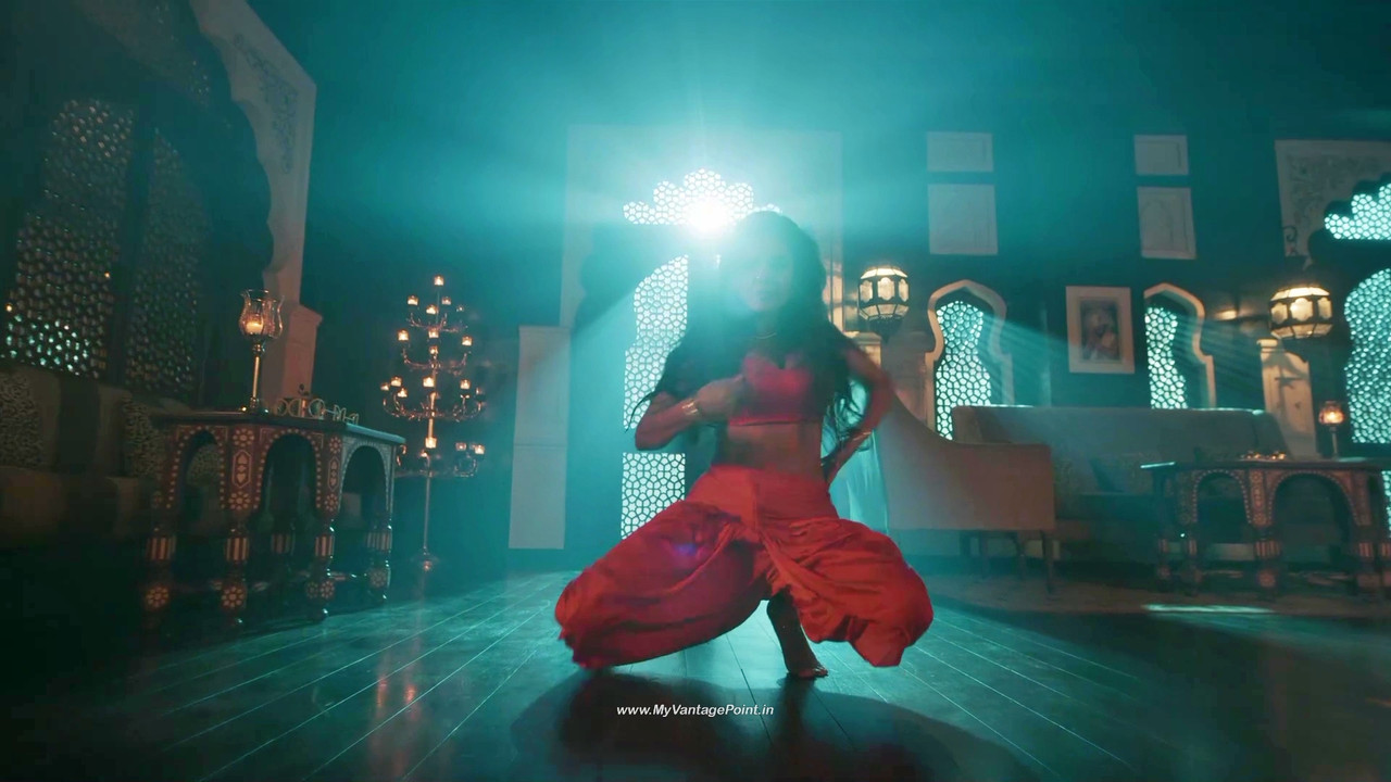 132Esha Gupta Hot in Aashram Web Series