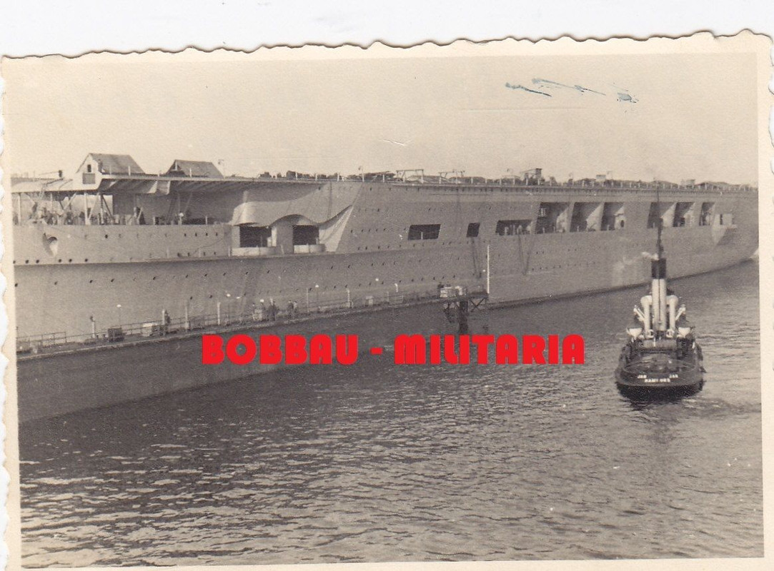 Flugzeugträger Graf Zeppelin Kriegsmarine Schwim