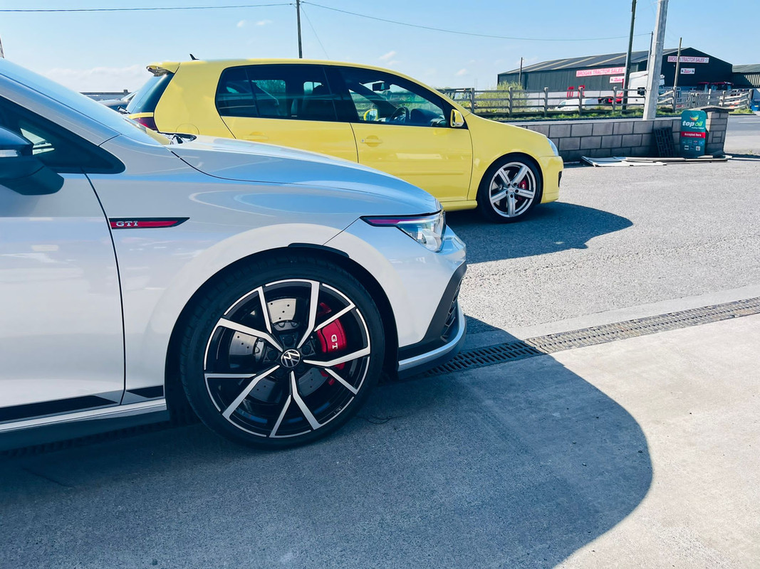 D8992359-C99E-4DE9-8796-524BD609B65B