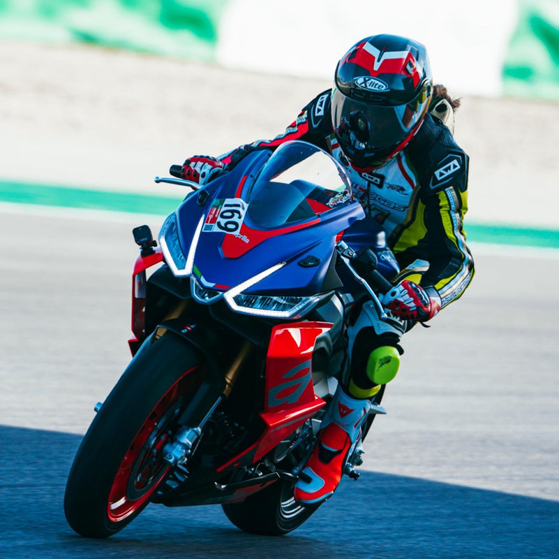 99225EAD-3055-4E3C-A927-8BA2518B512E