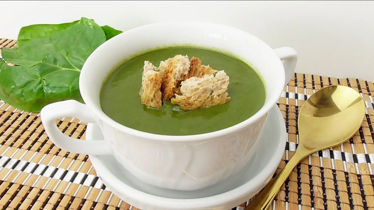 Receta sencilla para preparar crema de espinacas y zanahoria, ideal para la cena