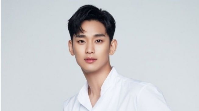 70692-kim-soo-hyun-soompi.jpg