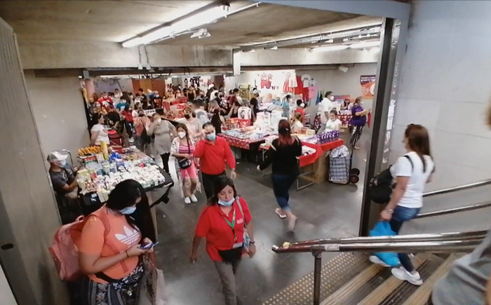 Comercio-ambulante-colapsa-estaciones-de-Metro.png
