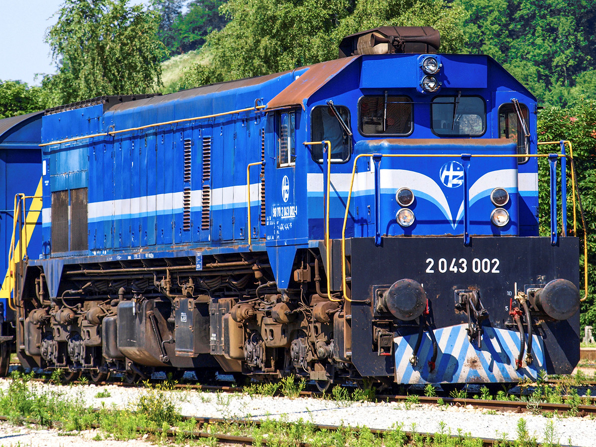 HŽ 2043 002 u Zaboku