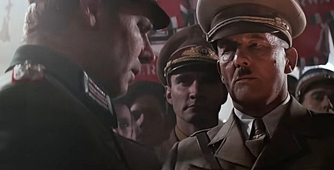 APRIL-FOOLS-INDIANA-JONES-HITLER-4-FOTOR.jpg