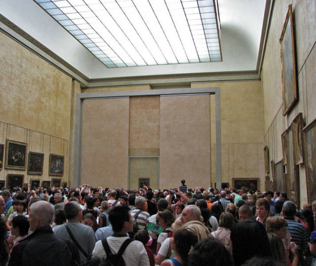 Famous-Landmarks-Distance-Looks-22