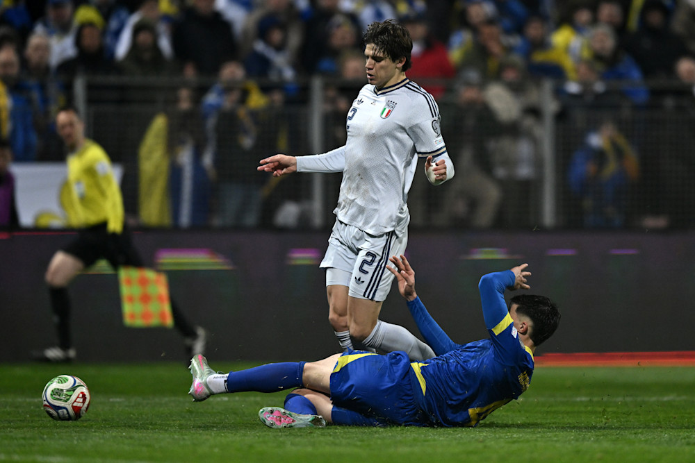 He made his senior Italy debut in March 2026 during their World Cup qualifying play-off campaign, featuring against Northern Ireland and Bosnia & Herzegovina
