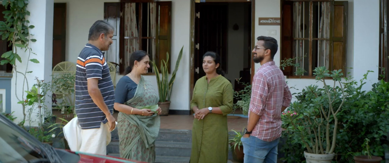Her 2024 WebRip [Malayalam] 480p, 720p ESub Screenshot