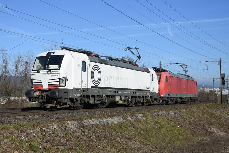 DSC-8976-6193-818-Um-185-a-Pratteln-Sali