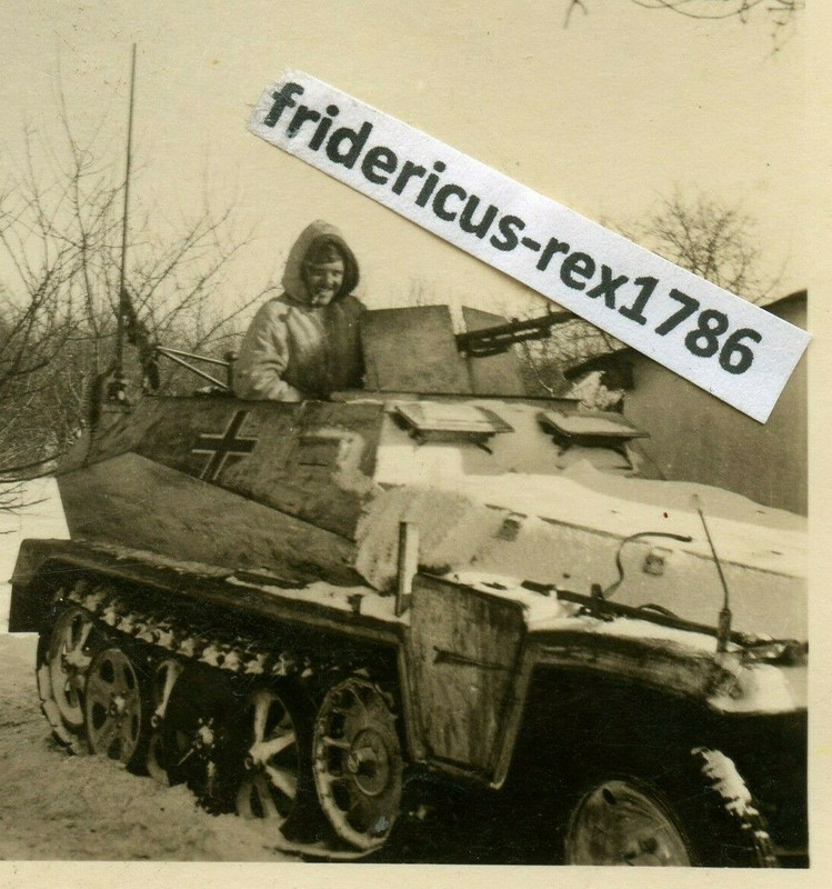 Foto 4 Panzer Abt. Rgt Schützenpanzerwagen Sd.Kfz. 250 Ostfront Winter 1945