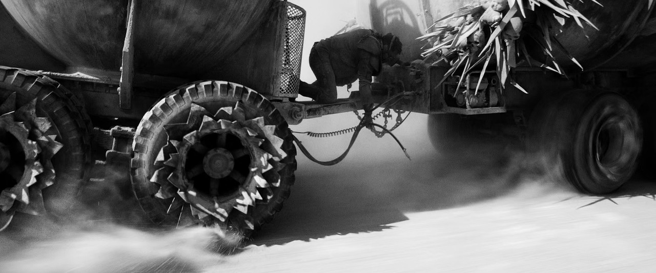 Mad Max - Fury Road 2015 Black and Chrome (1080p x265 10bit Tigo