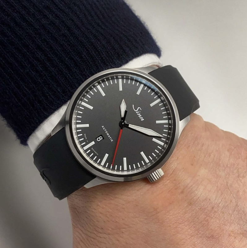 6C30A057-4DCD-4375-99DD-450734F44323