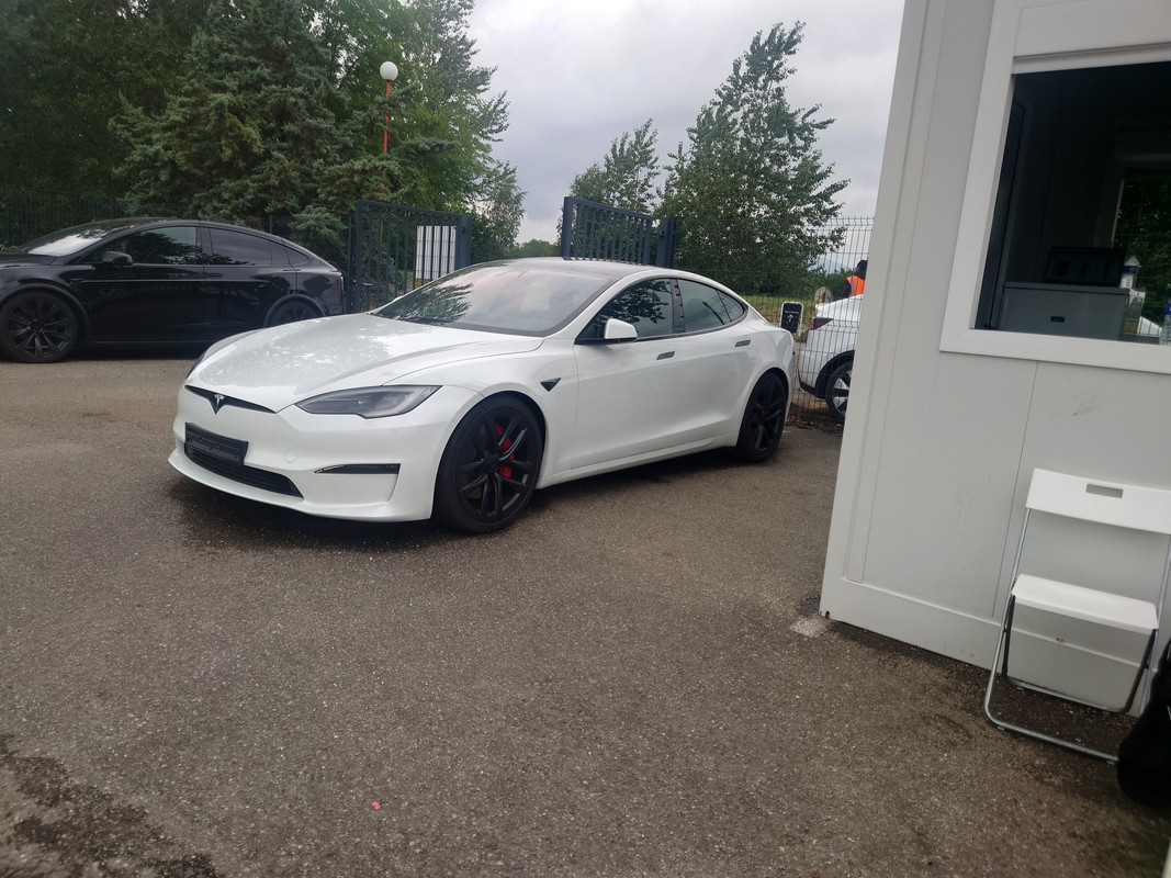 01 - Model S Plaid d'entrée du centre