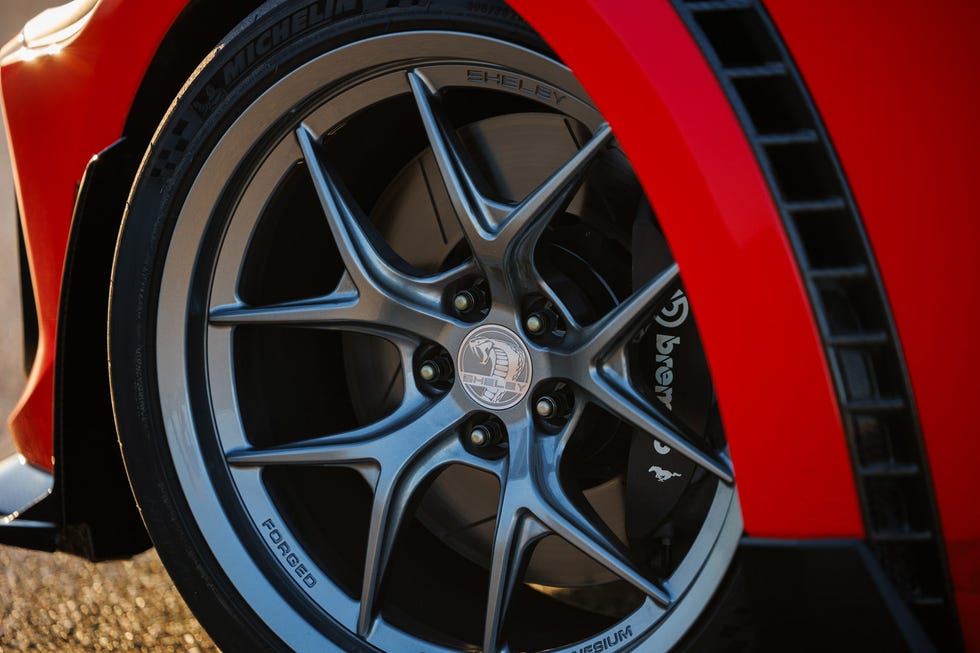 shelby-super-snake-r-6-68ac37f7d37fb.jpg