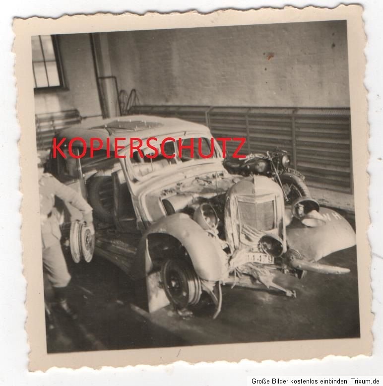 WW2 Wehrmacht zerstörtes Fahrzeug Kennung Auto2