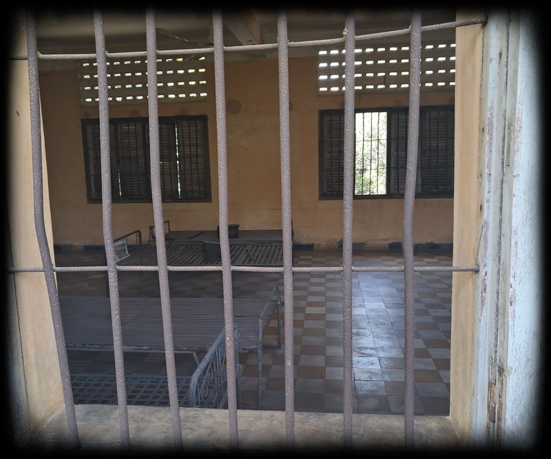 Phnom Penh, Palacio Real, Prisión S-21. - De la bahía de Halong a los templos de Angkor (10)