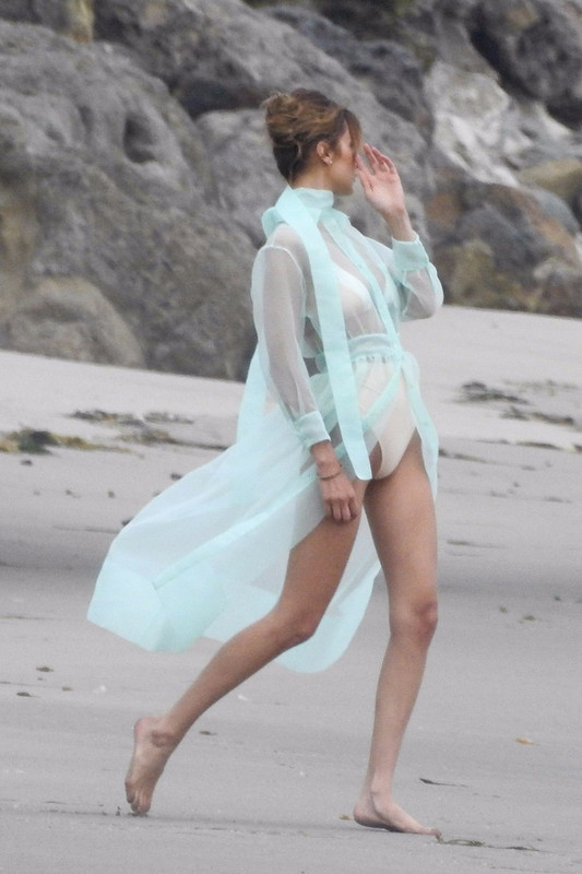 bella-hadid-at-a-photoshoot-in-malibu-05-13-2019-20