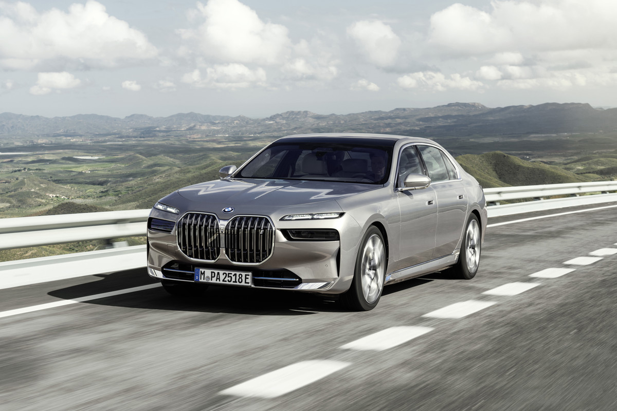 P90458204_highRes_the-new-bmw-i7-xdriv
