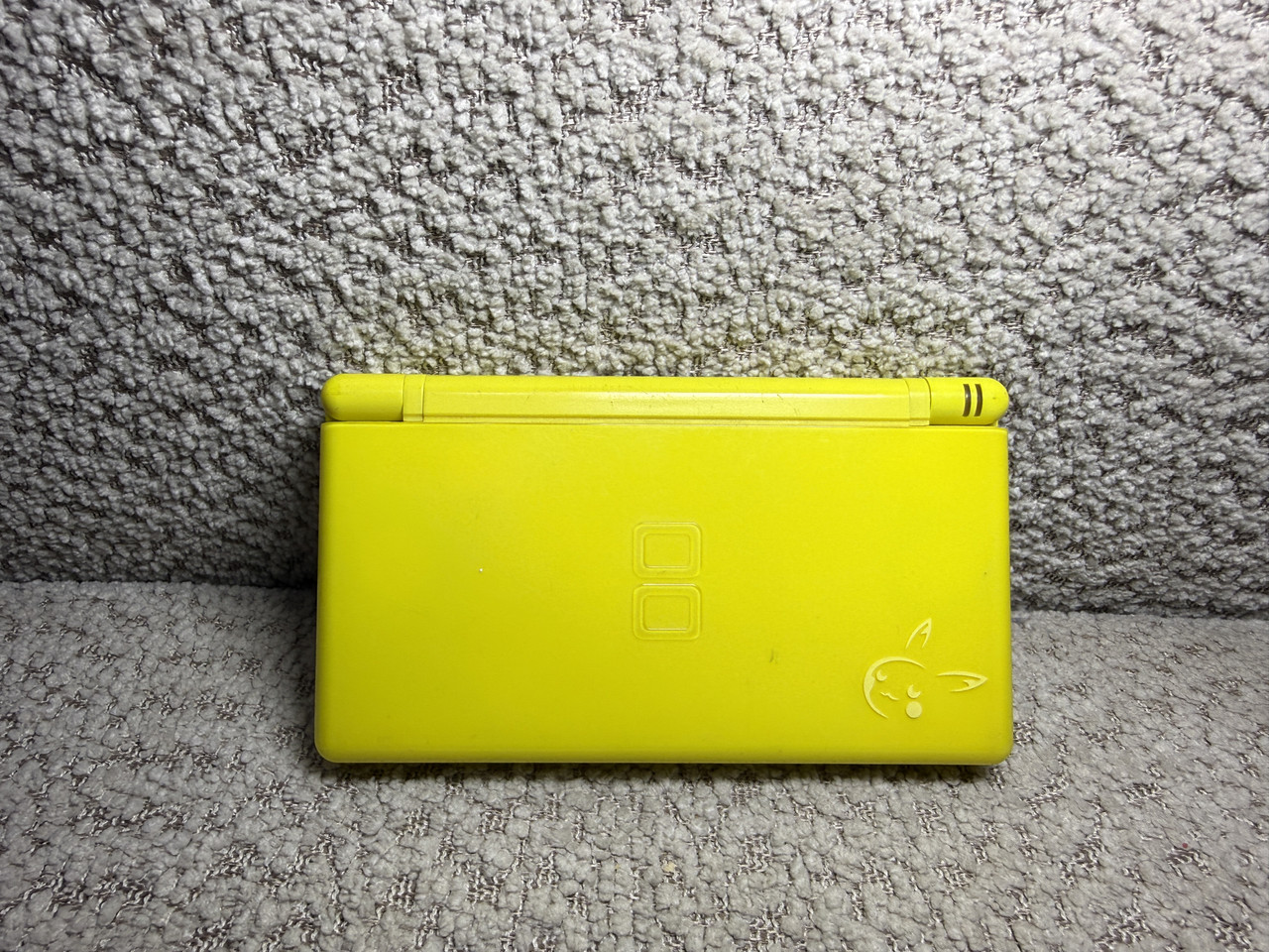Nintendo Dslite "Pikachu edition"