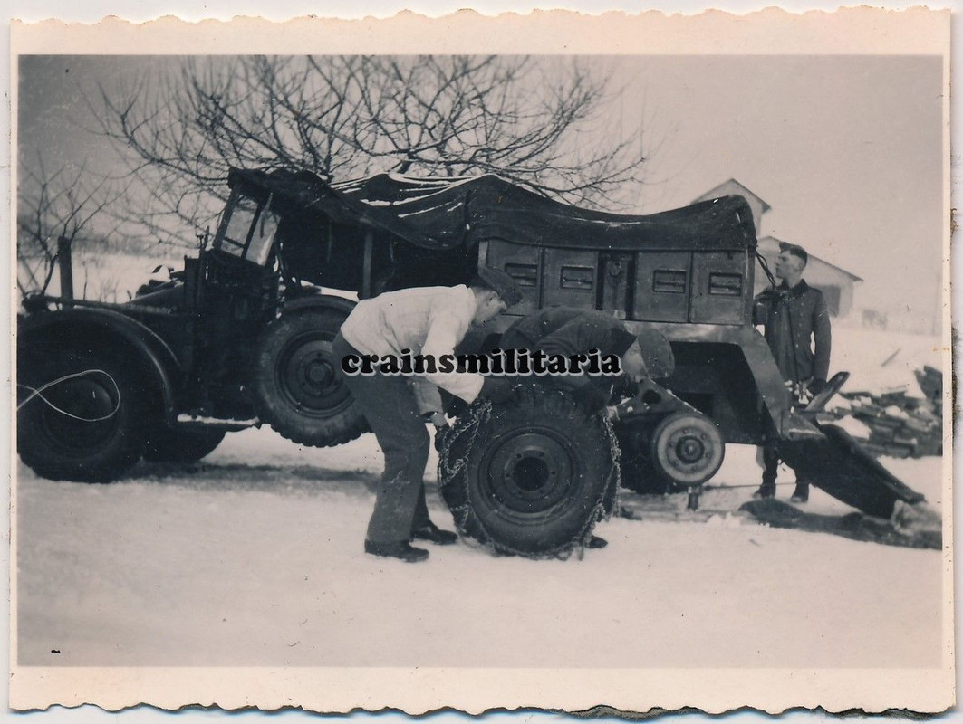 Orig. Foto 5.ID Soldaten m. Schneeketten für Kru