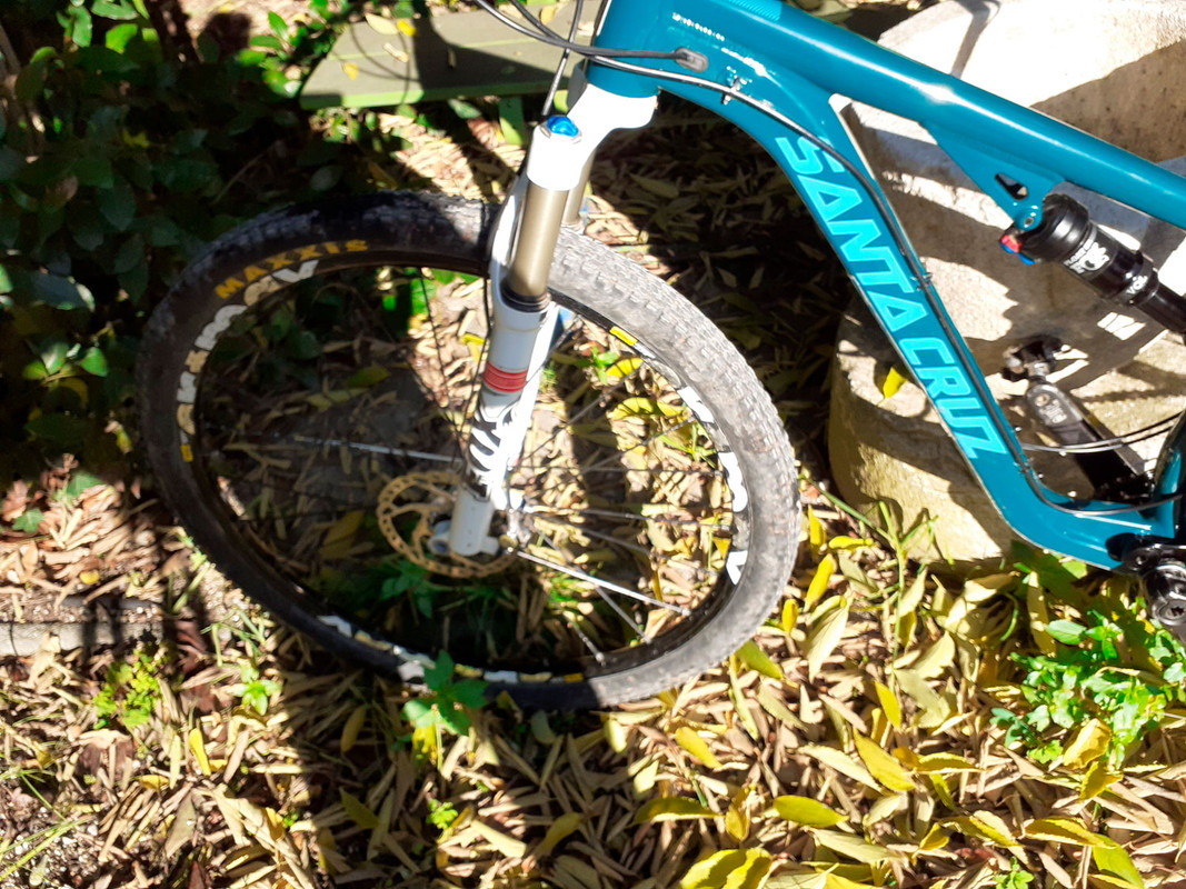 Santa-Cruz-Tallboy-2019-(7)-Vélo,-Fourche,-Amortisseur